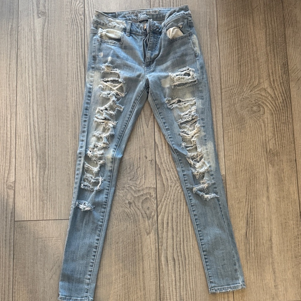 American Eagle Outfitters Light Blue Distressed Skinny Jeans